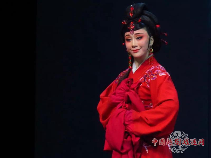 杭越周妤俊凭越剧版“海达”，摘得梅花奖