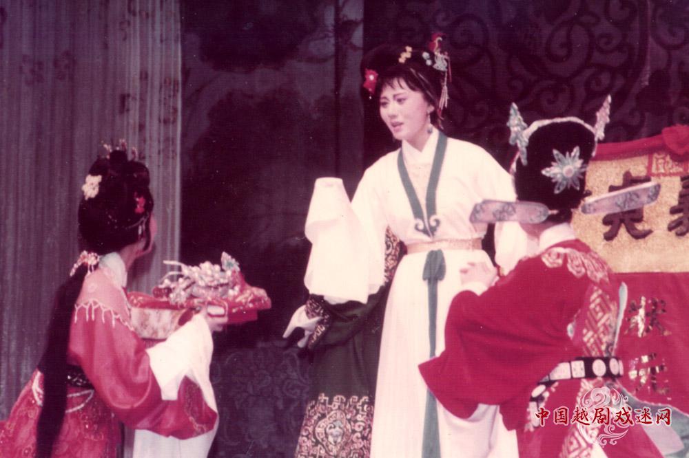 何英主演《双玉剧照.jpg