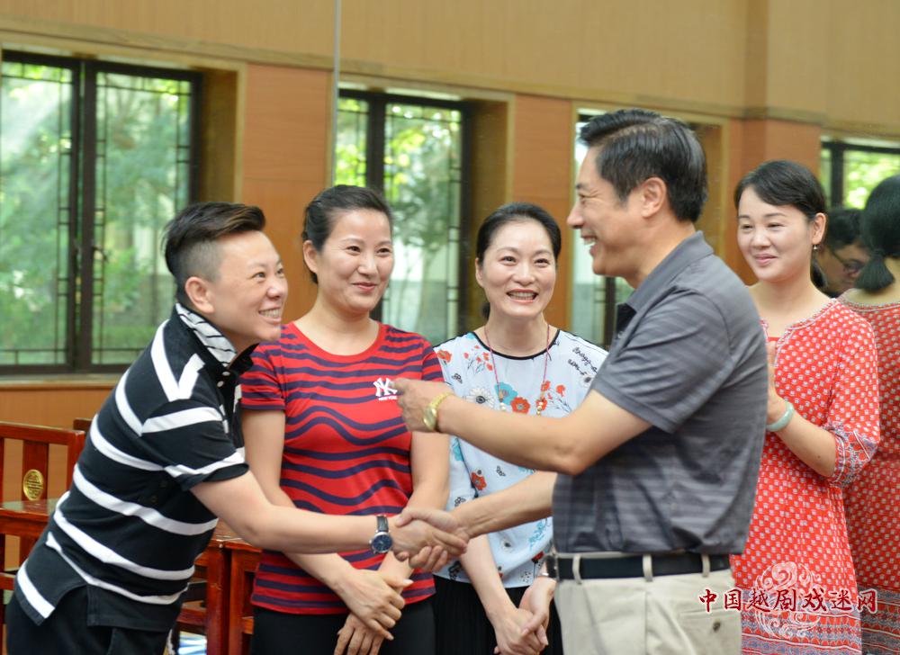 文化部副部长董伟到越剧故乡调研