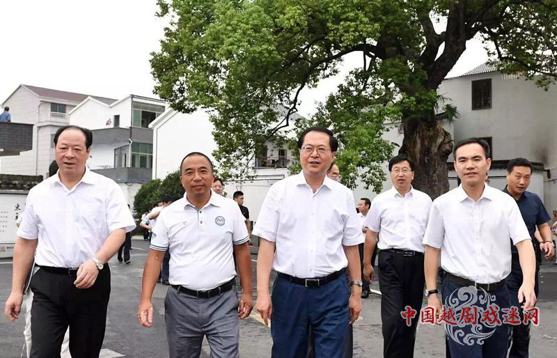 浙江省委书记、省人大常委会主任车俊考察越剧诞生地——嵊州市甘霖镇东王村
