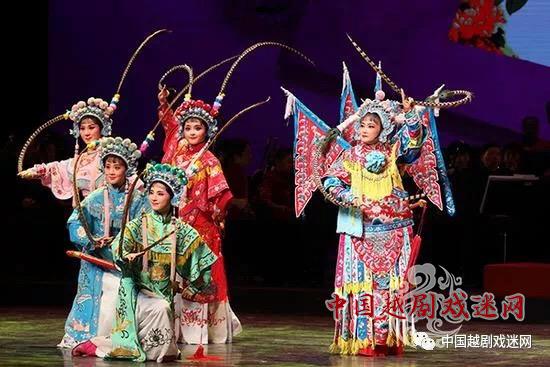 这两天，中国越剧名家吹响集结号，致敬“越剧十姐妹”