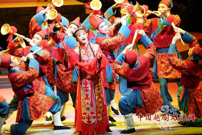 新编越剧《游子吟》情动京城