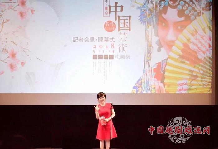 几天前，金静带“白娘子”去日本了！