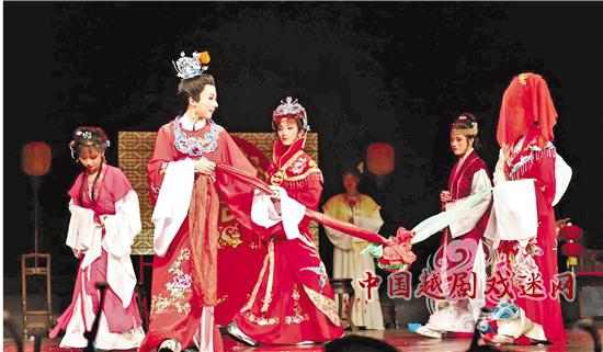 自导自演越剧《红楼梦》 这群杭州大学生痴迷传承越剧