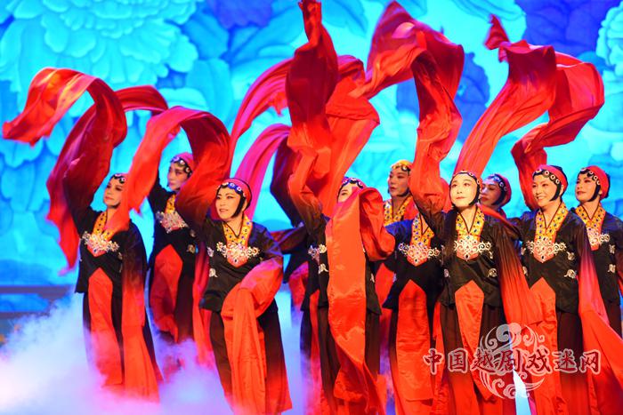 100个人，在杨振宁的故乡做了这件大事