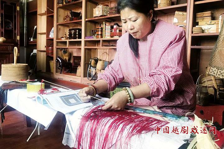 让越剧和竹编完美融合 竹编艺人吕建亚准备用一年时间编织戏服