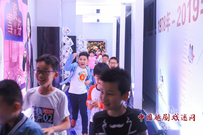 奇妙！越博建了一条“时光隧道”