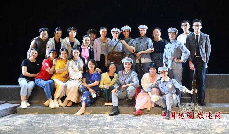 首演成功！爱越小站•深圳站《八女投江》