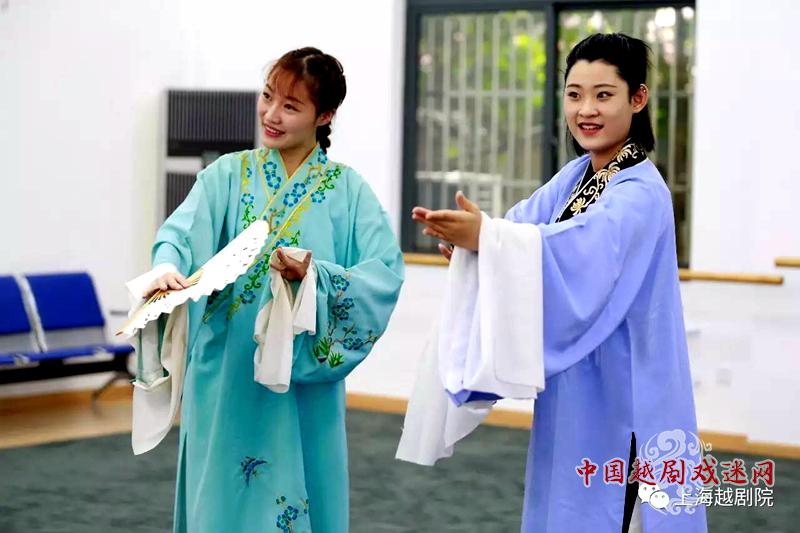 越剧百余年历史上第一批本科生的第一次职场考验