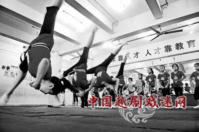 戏曲进校园，要跨过哪些坎儿，您觉得呢？