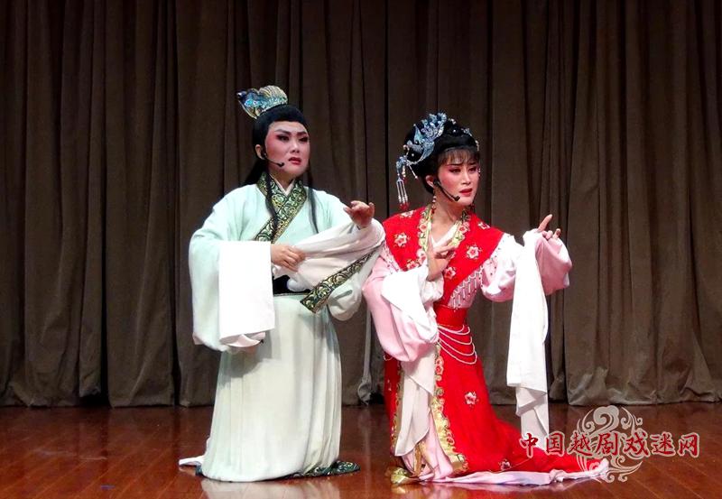 卢青越：重回复旦校园，日月光华依旧