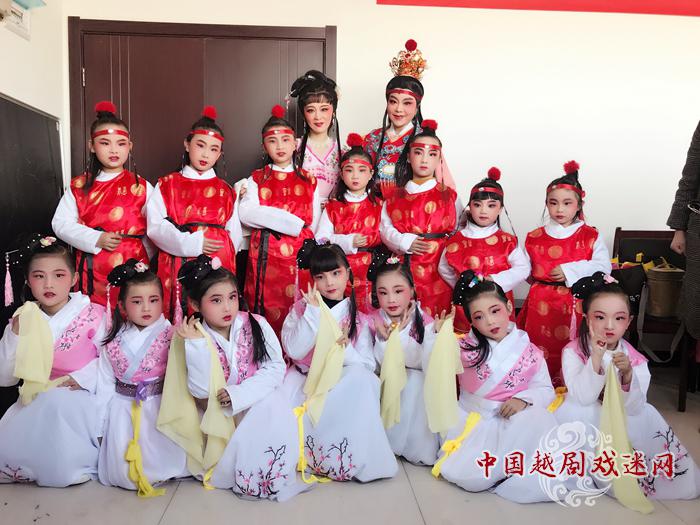 萌化你！七对“宝黛”同唱《天上掉下个林妹妹》