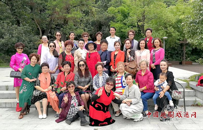 【爱越小站】感谢！爱我，教我，陪伴我