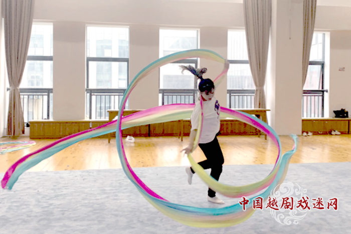 上海越剧院：长三角“迁徙式”练功，带两门新手艺回上海