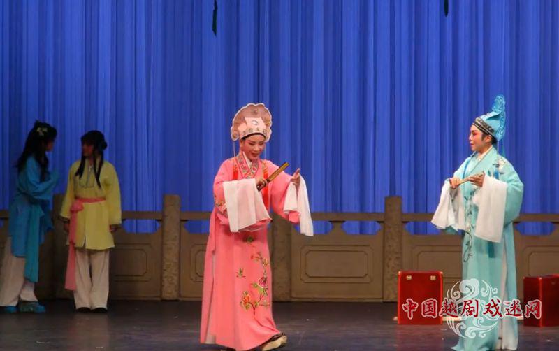 重庆站演绎经典——《梁祝•十八相送》