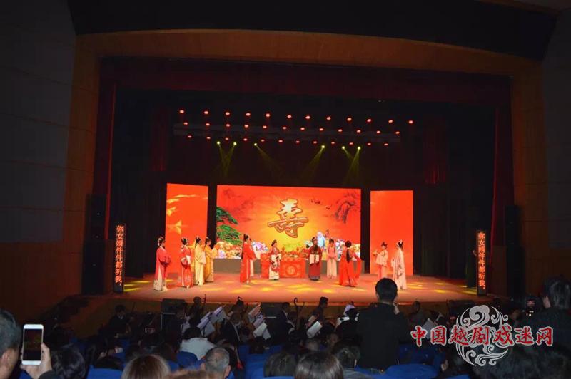 山丹丹花开红艳艳——灵溪越剧票友献艺苍南影城简记