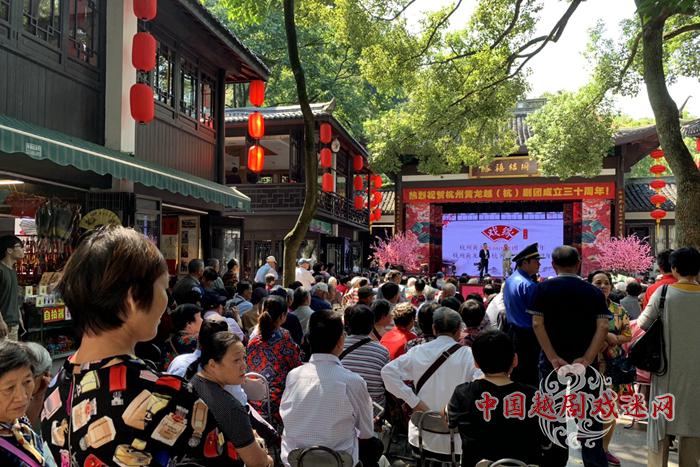 你若不离、黄龙不弃，正月里，去杭州黄龙洞看越剧去！