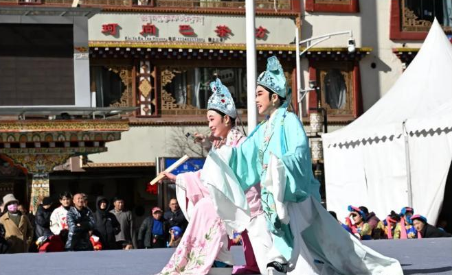 看！越剧唱到了甘孜藏族自治州