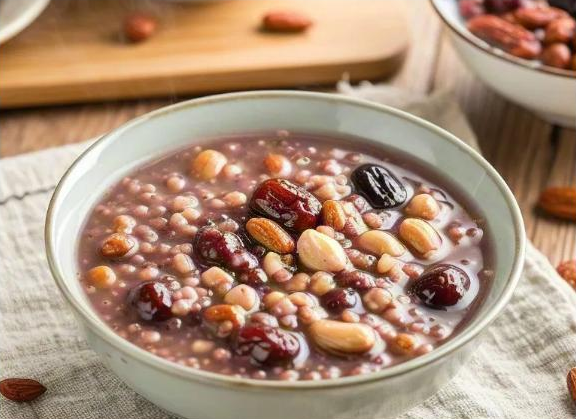 1月7日：来越博喝惠安寺熬制的腊八粥