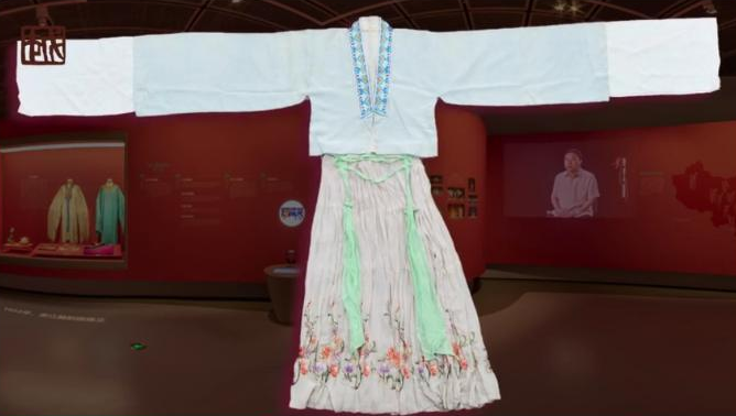 宝贝：1950年傅全香花草几何纹绣真丝双绉花旦套装