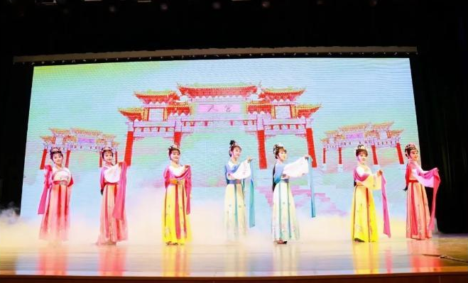 从云端到人间，长沙站带您来一场沉浸式穿越！