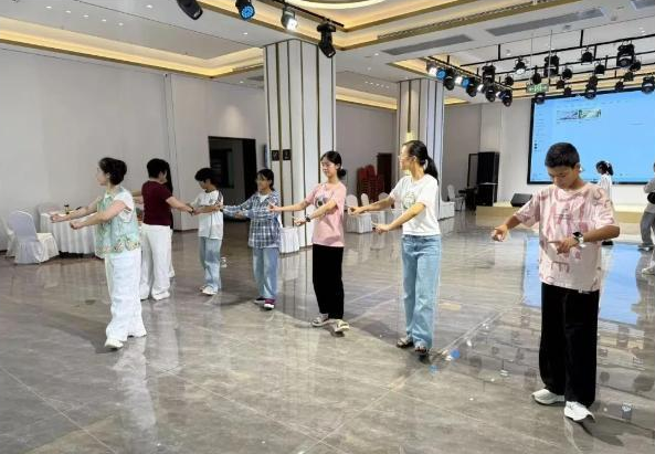 新疆阿拉尔的林妹妹来了！