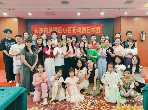 指尖生花~长沙站的这个头饰DIY雅集超有趣！